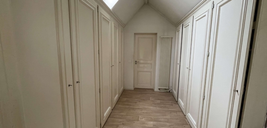Écurie proche Paris 5ha