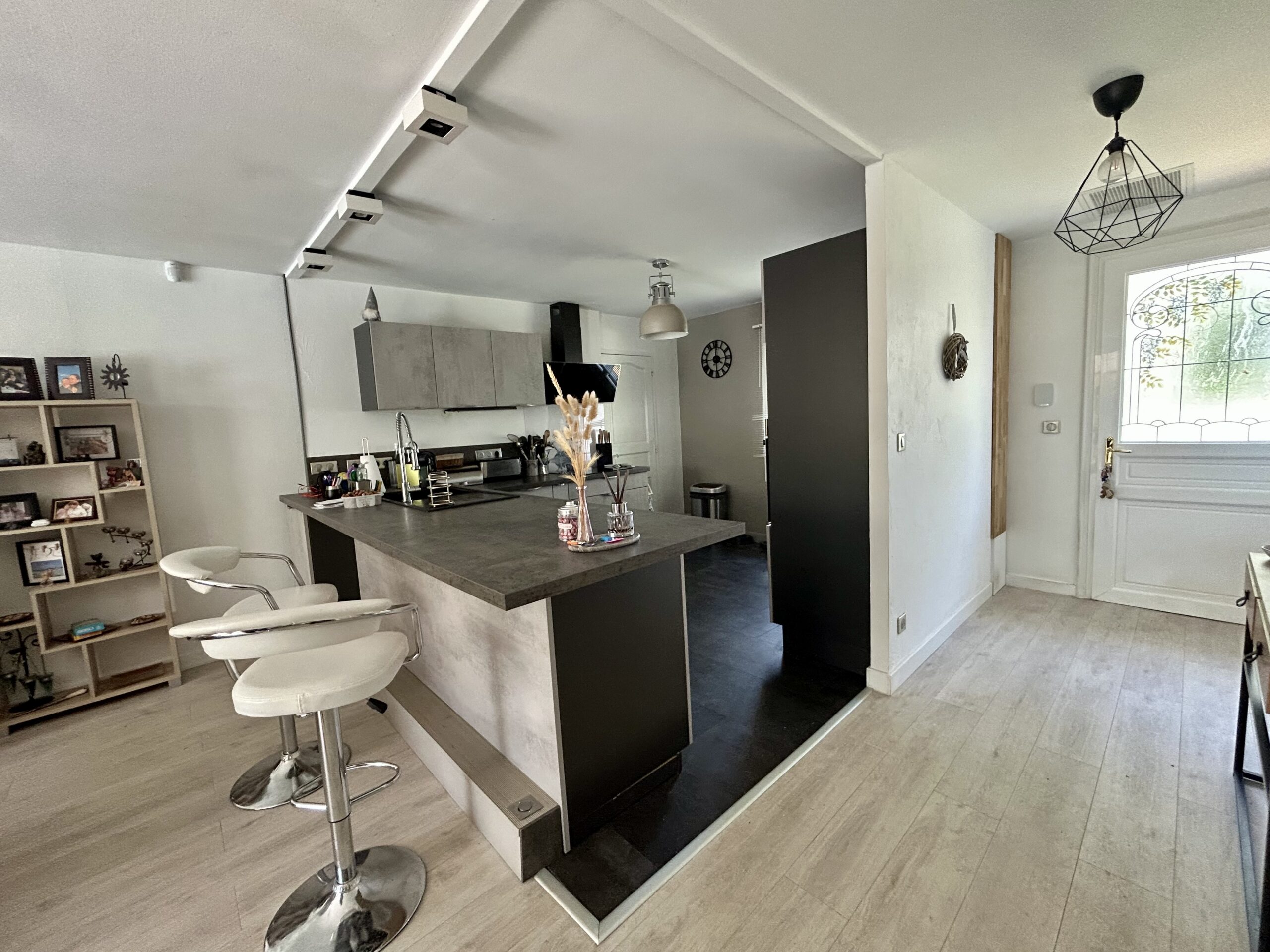 Maison familiale avec piscine sur 2 ha