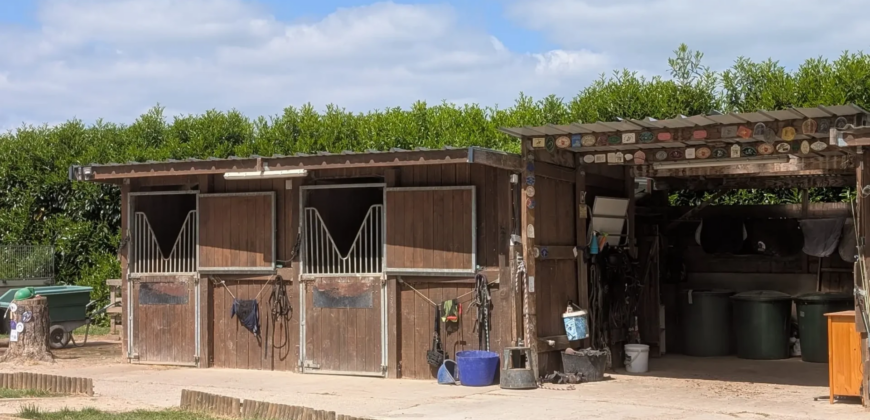 Écurie privée entre Évreux et Damville