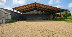 Haras de 11ha avec plusieurs logements/gîtes Haras de 11ha avec plusieurs logements/gîtes