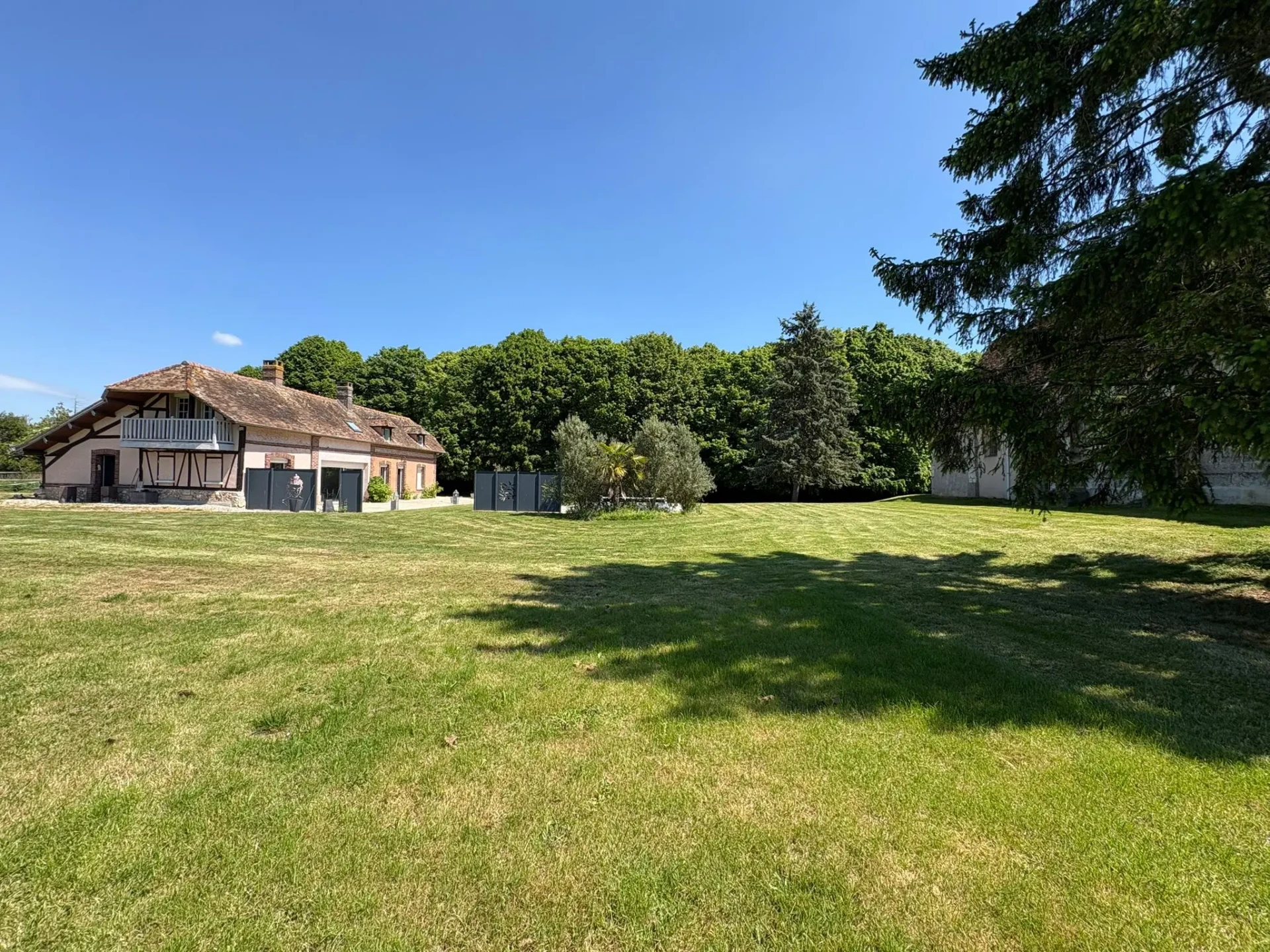 Propriété équestre et Chapelle privée aux portes d’Évreux